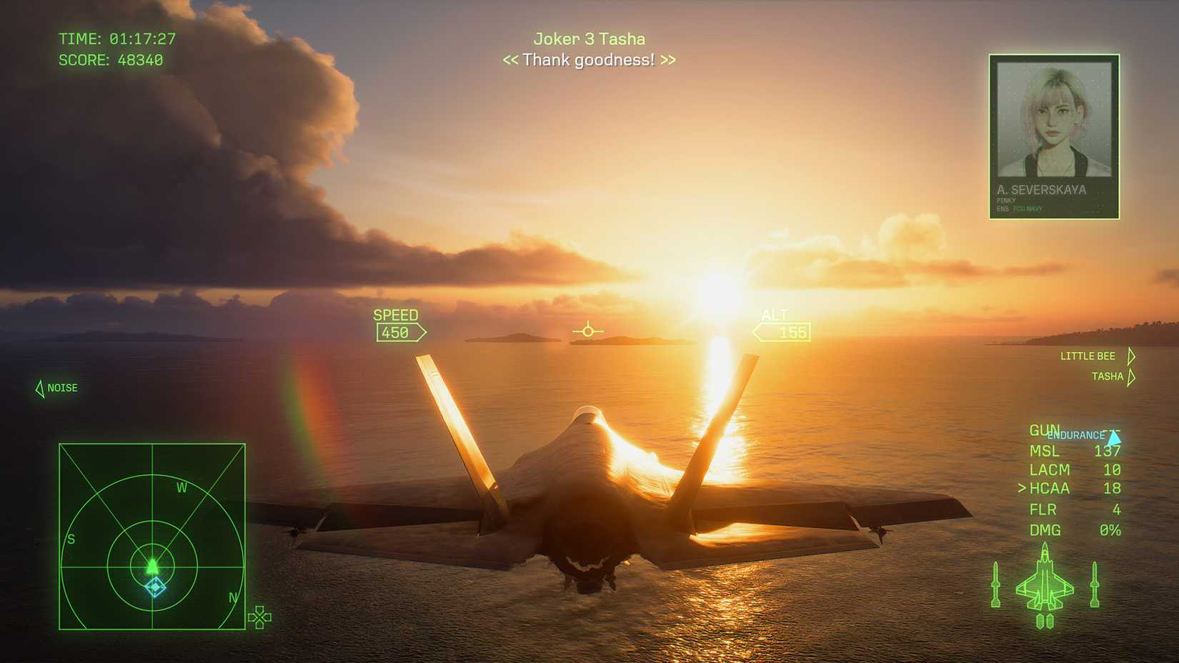 夕阳海上巡航，绿色 HUD 与雷达